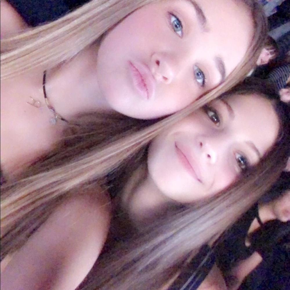 Meet your Posher, Ariella